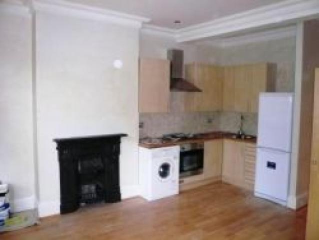 			Studio Apartment, 1 bath, 1 reception Flat			 Castellaine Road, MAIDA VALE